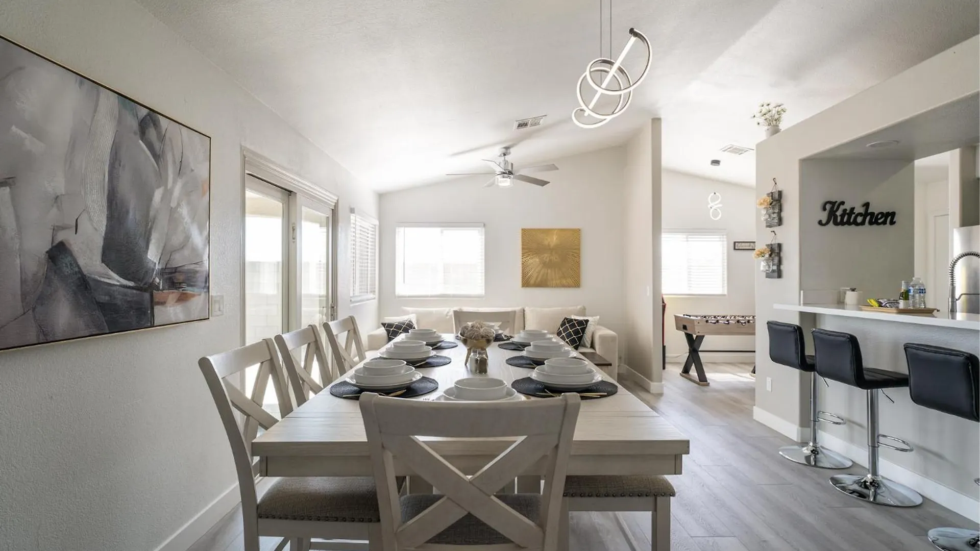 Дом отдыха A Modern Home Away From Home! Лас-Вегас