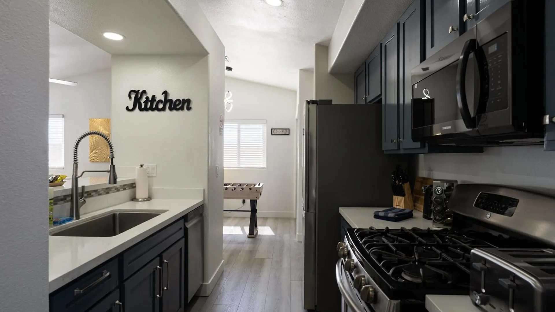 Дом отдыха A Modern Home Away From Home! Лас-Вегас