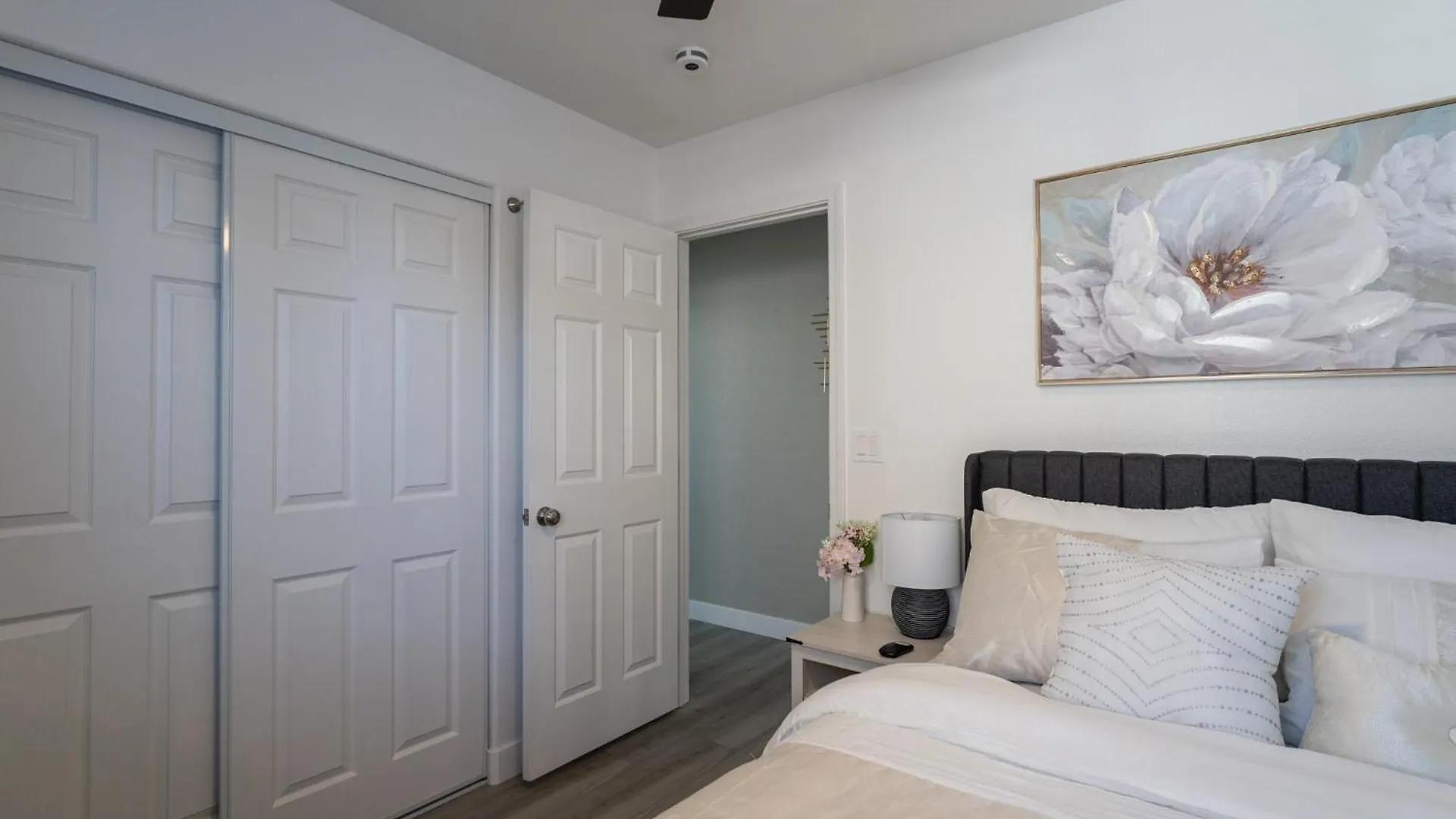 A Modern Home Away From Home! Las Vegas ABD