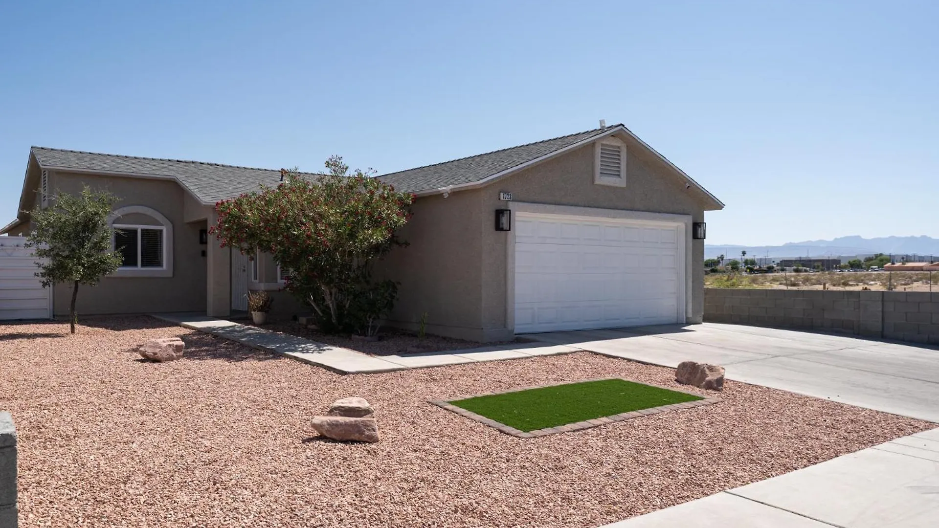 A Modern Home Away From Home! Las Vegas